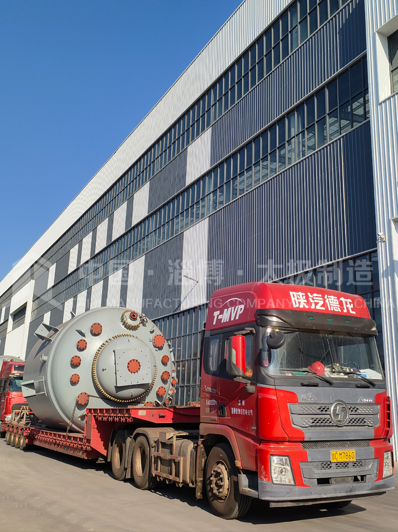 震撼！批量太極 6 萬升搪玻璃反應釜今日發貨